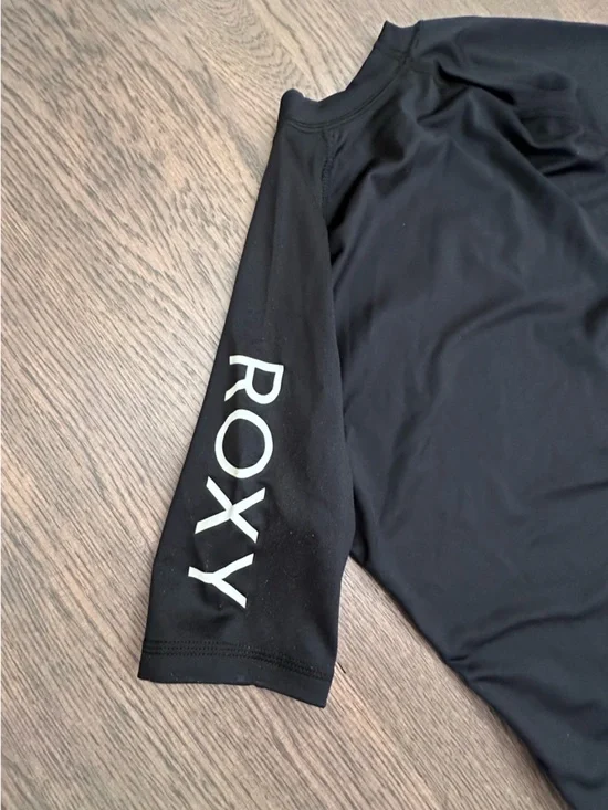 NWT Roxy Rashguard Size L - Picture 5 of 6